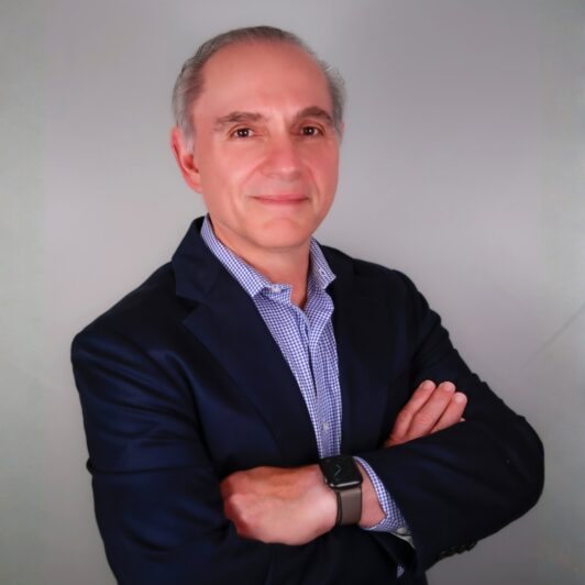 Dr. Gustavo Benejam, licensed clinical psychologist specializing in immigration psychological evaluations